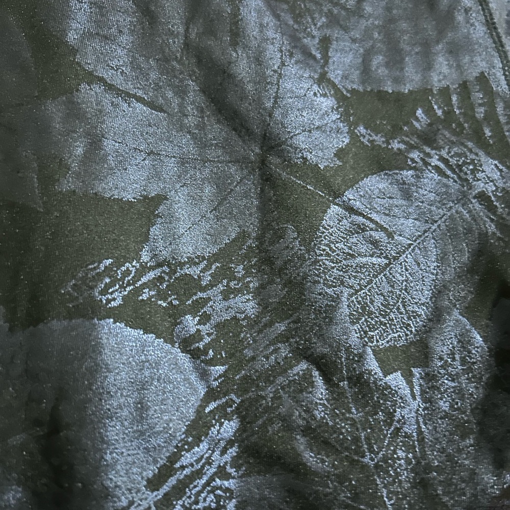 Jockey Black Blue Leaf Metallic Patterned Cropped Leggings - Picture 3 of 4